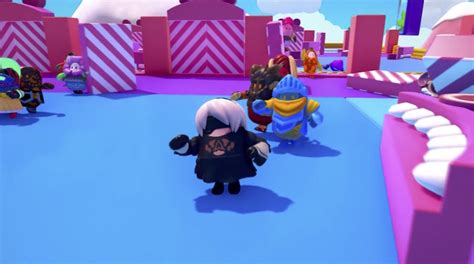 Crunchyroll - NieR Automata's 2B Bounds into Fall Guys: Ultimate Knockout