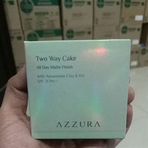 Jual Azzura Two Way Cake Light Beige Shopee Indonesia