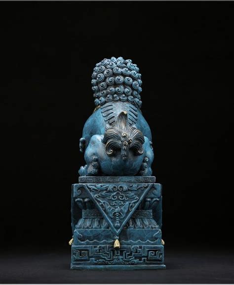 Chinese Guardian Lion Statue - Modern Sculpture Artist