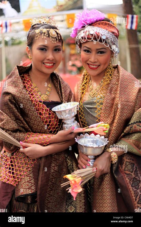 Femmes Thaïlandaises Banque De Photographies Et Dimages à Haute