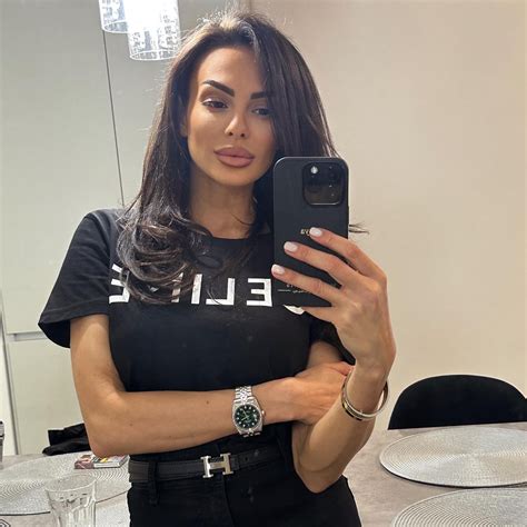 Petya : r/WomenWithWatches