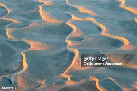 58 Parabolic Dunes Stock Photos, High-Res Pictures, and Images - Getty ...