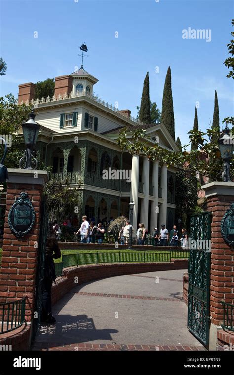 Disneyland Haunted Mansion