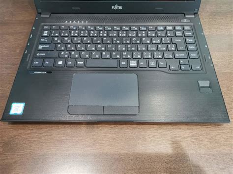 ヤフオク 美品 FUJITSU LIFEBOOK FMVUシリーズ 第六世代i3