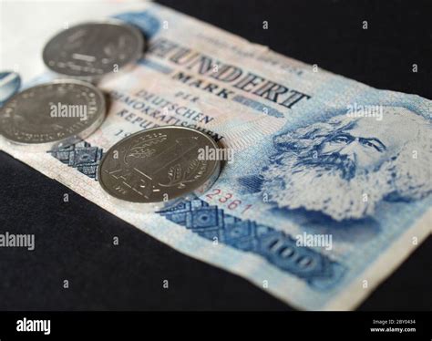 German Mark Banknote Hi Res Stock Photography And Images Alamy