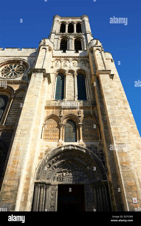 The Early Gothic West Facade 1135 40 Of The Cathedral Basilica Of