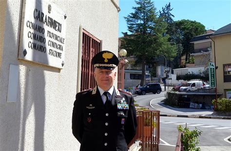 Carabinieri Il Saluto Del Tenente Colonnello Ventriglia Che Lascia