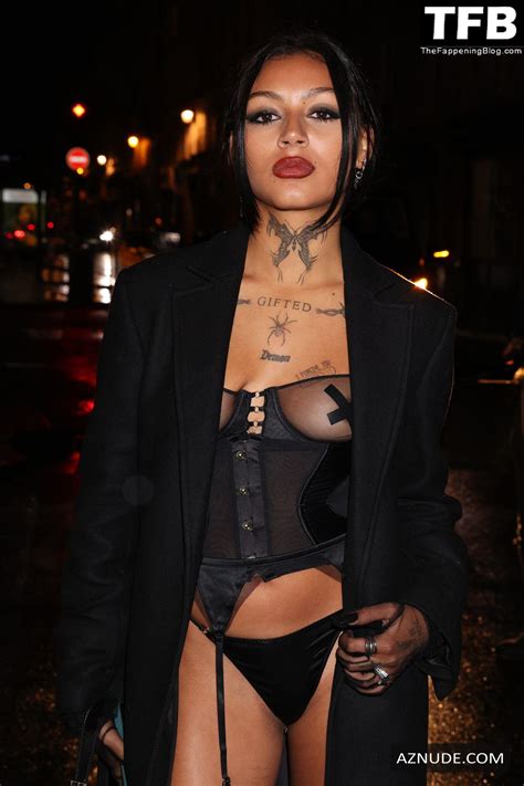 Ogee Sexy Seen Flashing Her Tits At The Etam Show In Paris Aznude