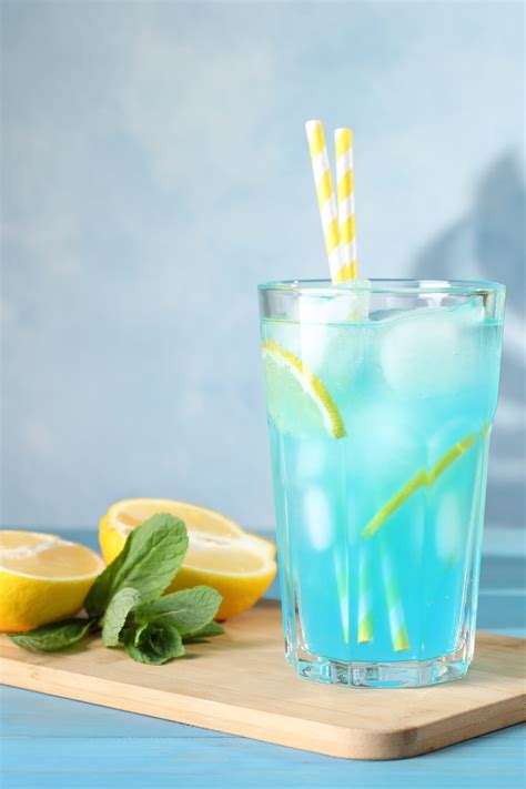 Blue Lagoon Cocktail Recipe Insanely Good