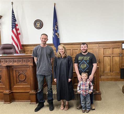 Hillsdale County Drug Court celebrates graduation from felony for the first time - Business News