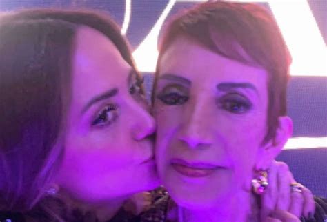 Andrea Legarreta Dedica Foto Del Recuerdo A Su Mamá A 16 Meses De Su Muerte