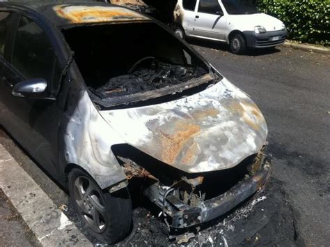 Incendio Auto A Fonte Meravigliosa