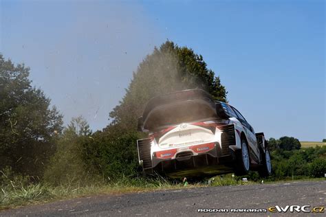 T Nak Ott J Rveoja Martin Toyota Yaris Wrc Adac Rallye