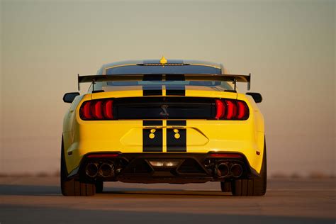 Grab This Yellow Ford Mustang Shelby GT500, Make It Your Nightcap - autoevolution