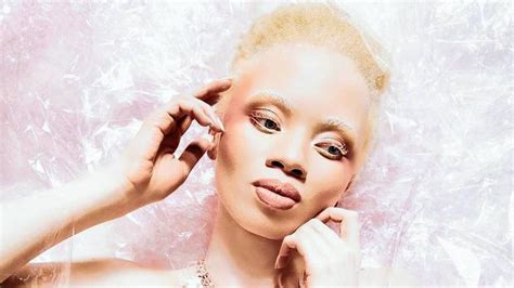 Afrique Du Sud Thando Hopa La Reine Des Podiums Vogue Ze Africanews