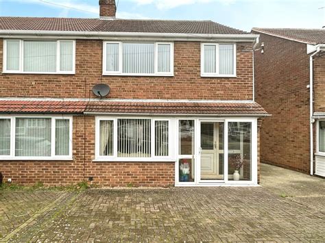 3 Bed Semi Detached House For Sale In Teesdale Road Dartford Kent Da2