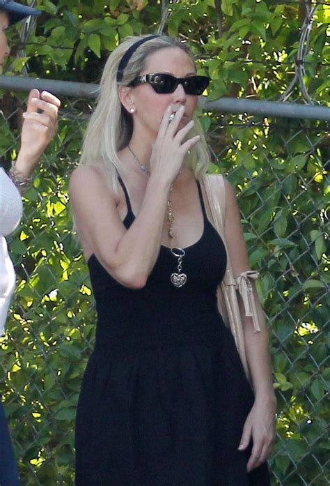 Smoking Celebs Click Image To Close This Window