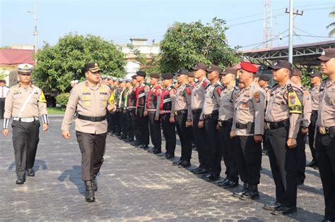 Kapolres Batubara Bara Pimpin Apel Gelar Pasukan Operasi Ketupat Toba