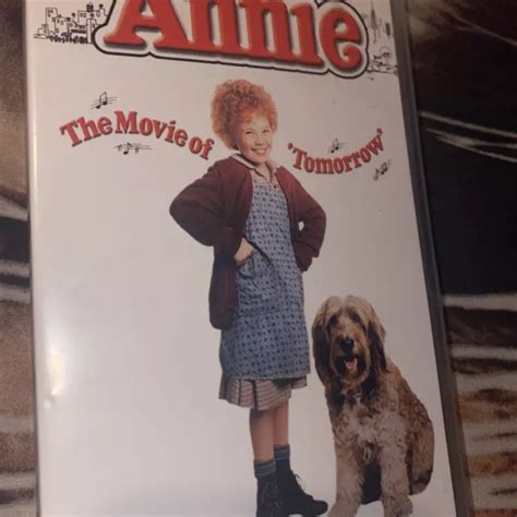 Annie Vhs Video Tape Tim Curry Albert Finney Columbia Tristar Home