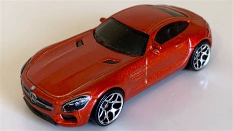 Машинка Базова Hot Wheels Mercedes AMG GT Exotics DVC Orange купити в інтернет