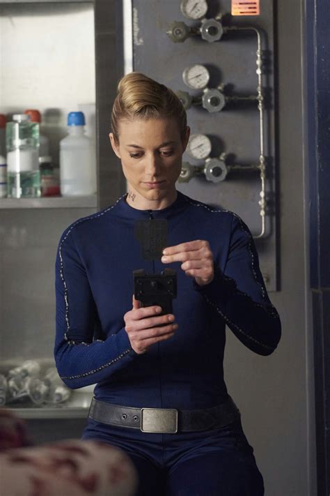 Dark Matter S1e8 Zoie Palmer As The Android Dark Matter Lost