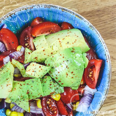 Hähnchen Avocado Bowl Essen ohne Kohlenhydrate