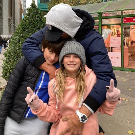 Tom Brady Celebrates Daughter Vivians 10th Birthday With Sweet Photo