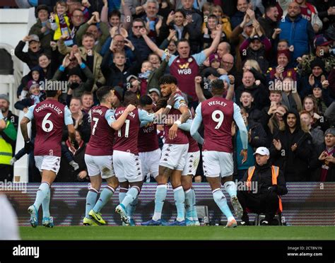 Aston villa fc hi-res stock photography and images - Alamy
