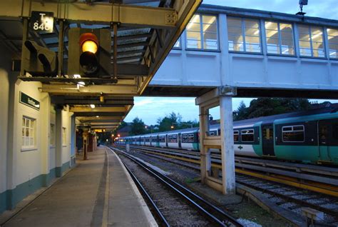 Horsham Station © N Chadwick Cc By Sa20 Geograph Britain And Ireland