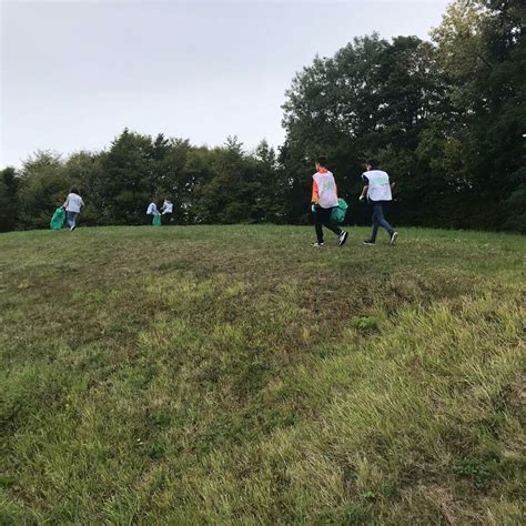 Une opération Nettoyons la nature pour les troisièmes du Lycée Les