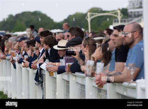 Ascot Berkshire Uk 10th May 2024 Racegoers Enjoying Their Day At