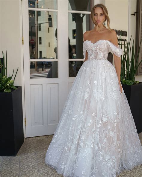 Off The Shoulder Wedding Dresses Top 10 Off The Shoulder Wedding