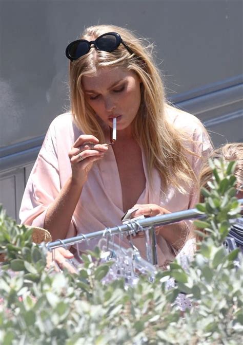 Victorias Secret Smoking Ladies Girl Smoking People Smoking Elsa