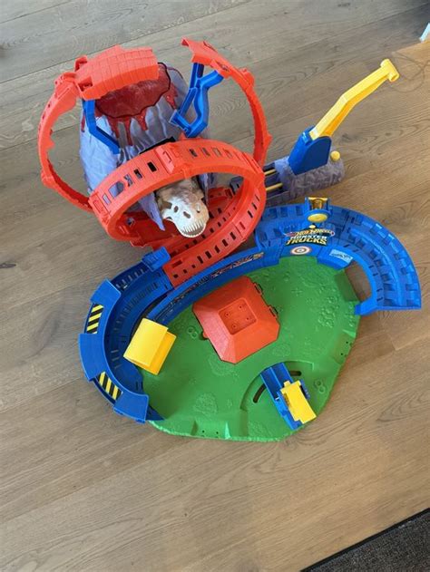 Hot Wheels Monster Truck Vulkan Arena Set Kaufen Auf Ricardo