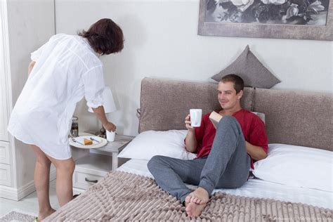 Horny Amateur Woman Stephaniy Gets Her Hairy Twat Destroyed In The Bed CoedCherry