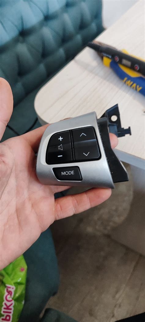 Пересвет кнопок на руле — Toyota Wish (AE20), 1,8 л, 2011 года ...