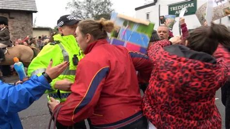 Violent Scenes As Fight Breaks Out At Newport Boxing Day Hunt Bristol