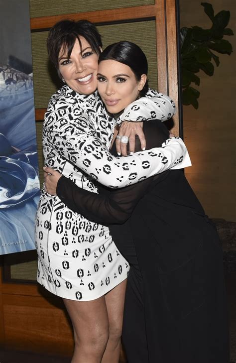 Livro Alega Que Sex Tape De Kim Kardashian Foi Planejada Por Kris Jenner Celebridades Vogue