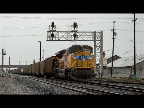 Hd Trains In The Rain Featuring Union Pacific And Bnsf Re Upload