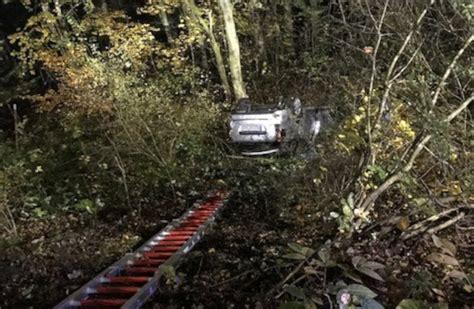 26 jähriger kommt bei Frankelbach RLP vom Waldweg ab und überschlägt