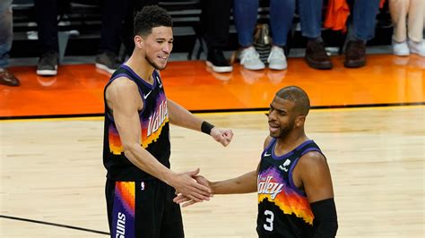 Devin Booker Leads Phoenix Suns To 30 Point Blowout 3 2 Series Lead