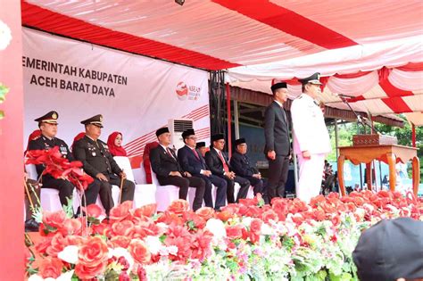 KAPOLRES ACEH BARAT DAYA HADIRI UPACARA PENGIBARAN BENDERA MERAH PUTIH