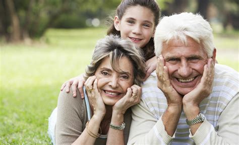 El Imprescindible Papel De Los Abuelos En La Familia