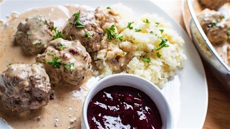 Swedish Meatballs Svenska K Ttbullar With Lingonberries