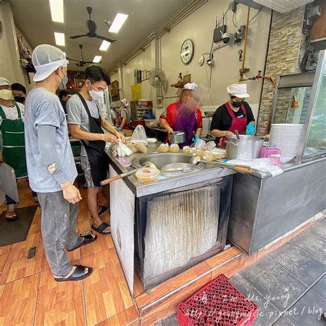 Ans愛旅遊】2023會不會泰好玩－曼谷mr Jo Crispy Pork燒腩肉，炸的喀滋酥脆的招牌豬五花，搭配店內豬雜滿滿的豬骨湯粿條