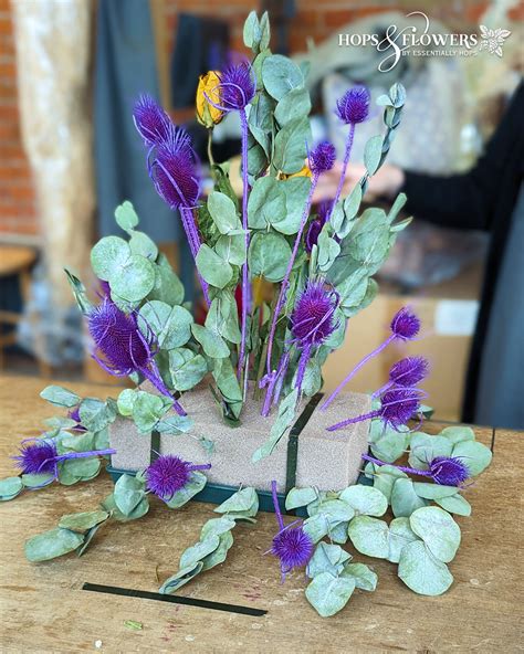 Creating A Festival Dried Flower Table Centre Creating Arrangements