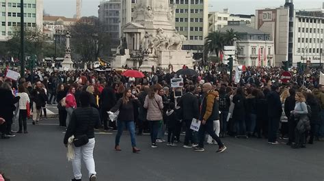 Manifestação pela escola pública em Lisboa junta 100 mil pessoas