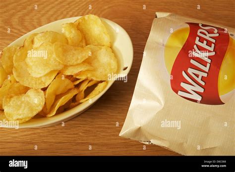 Walkers crisps hi-res stock photography and images - Alamy