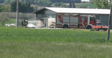 Appignano Incendio In Un Capannone Agricolo Picchio News Il