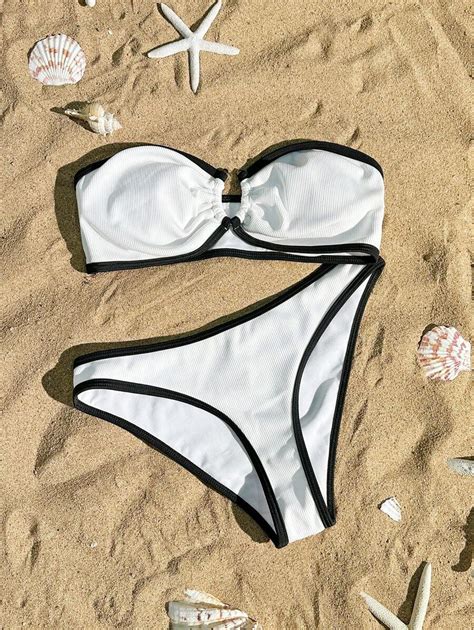 Bikini badeanzug set Ohne Träger Aus Textur stoff In Schwarz weiß